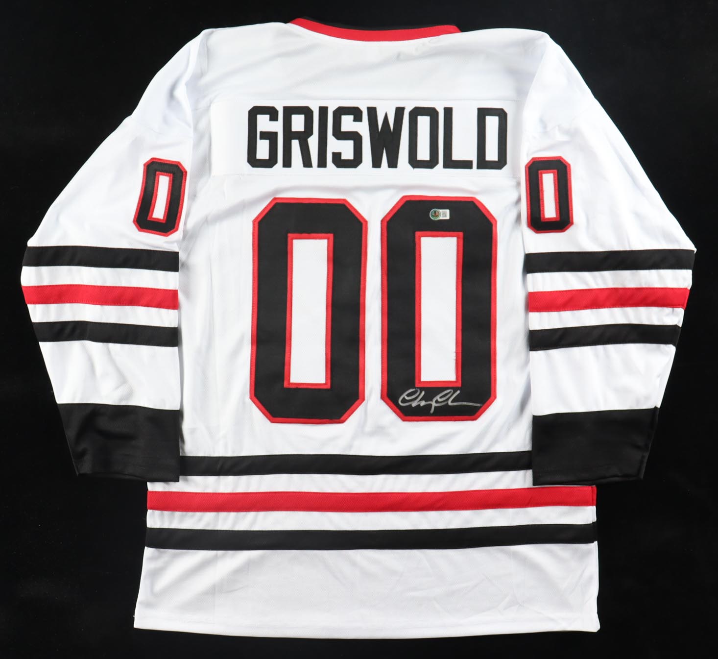 Chevy Chase Signed Jersey (Beckett) "National Lampoon's Christmas Vacation" - Chicago Blackhawks Jersey